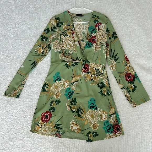 PrettyLittleThing | Dresses | Green Floral Dress | Poshmark PrettyLittleThing | Dresses | Green Floral Dress | Poshmark